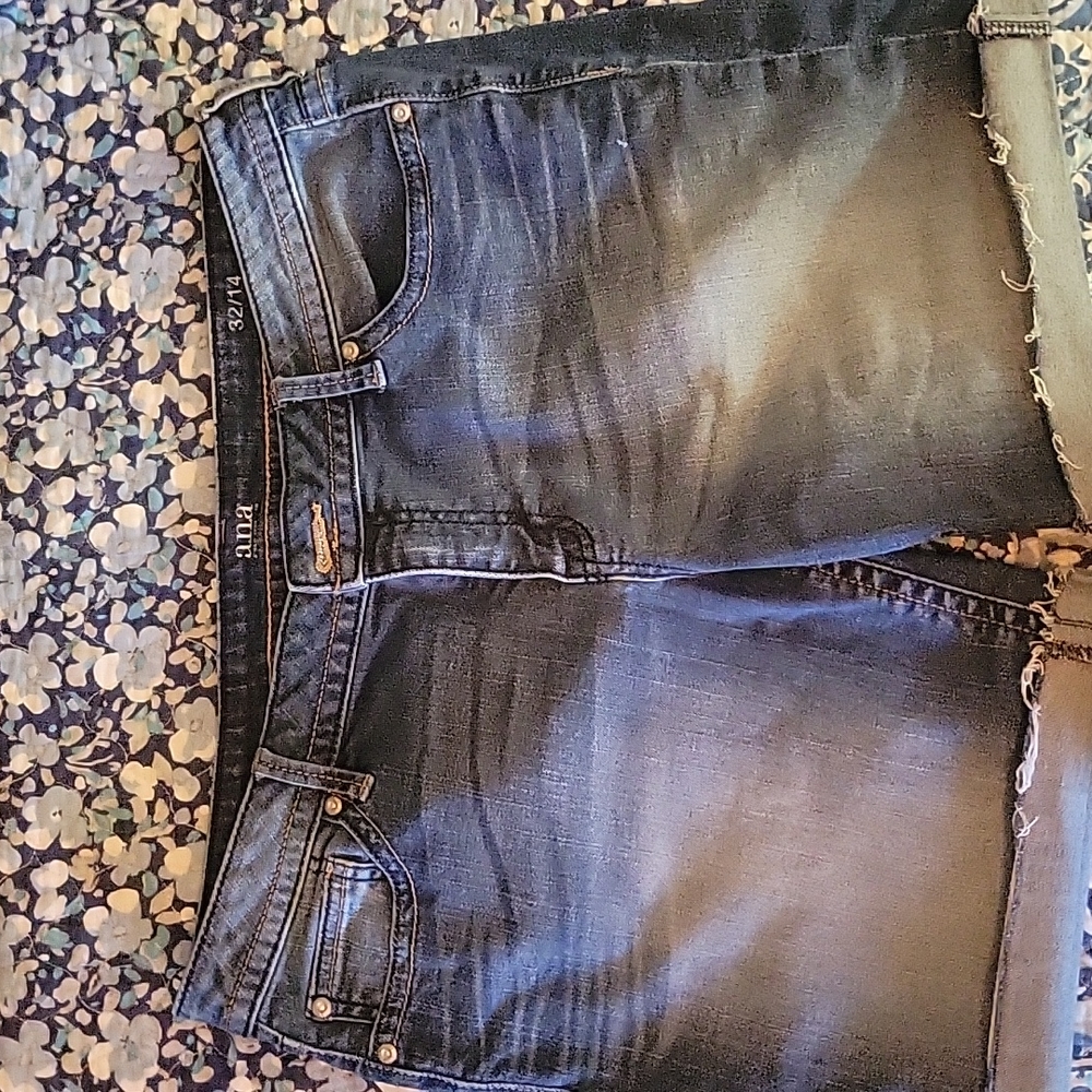 a.n.a. low-rise Jean shorts